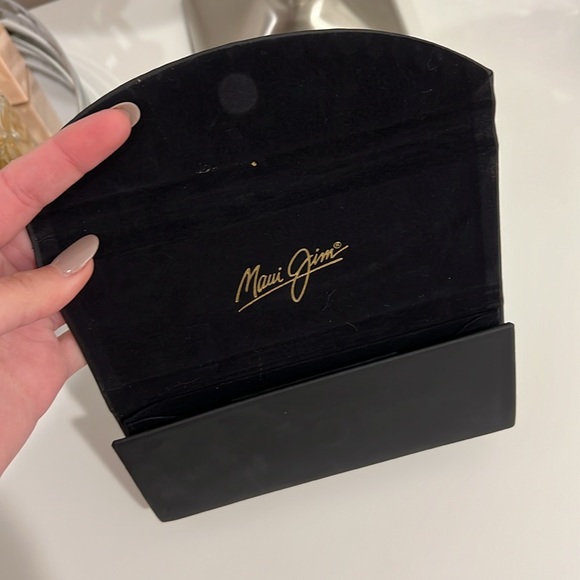 Maui Jim Super Bowl edition black sunglass case - Picture 3 of 4